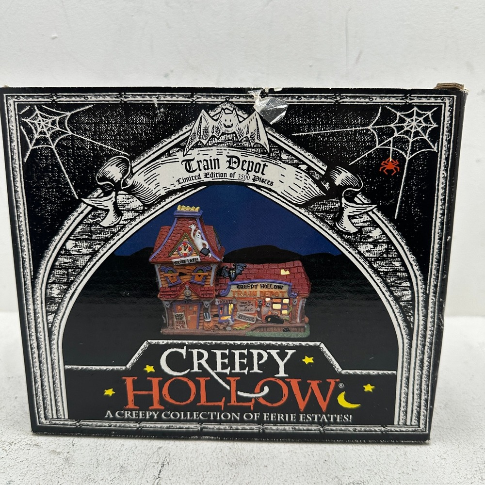 VTG Creepy Hollow Limited Ed Train Depot Halloween Village House & Figures WORKS - Picture 6 of 16